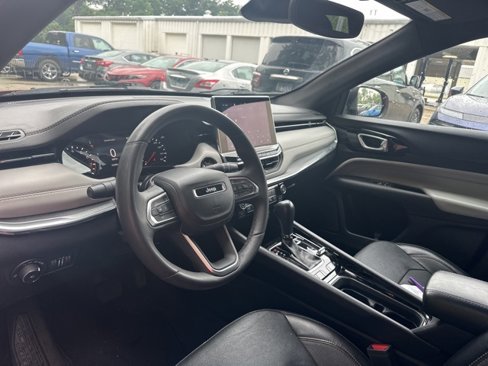 Used 2023 Jeep Compass Limited image 17