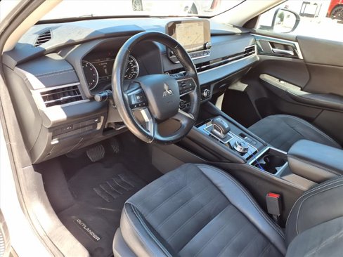 Used 2022 Mitsubishi Outlander SE image 12