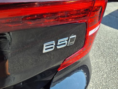 Used 2025 Volvo S60 B5 Plus image 6