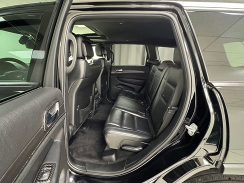 Used 2018 Jeep Grand Cherokee Limited image 12