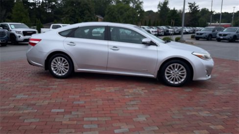 Used 2013 Toyota Avalon XLE Premium image 3