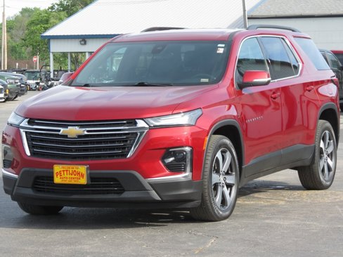 Used 2022 Chevrolet Traverse LT w/ LT Premium Package image 3