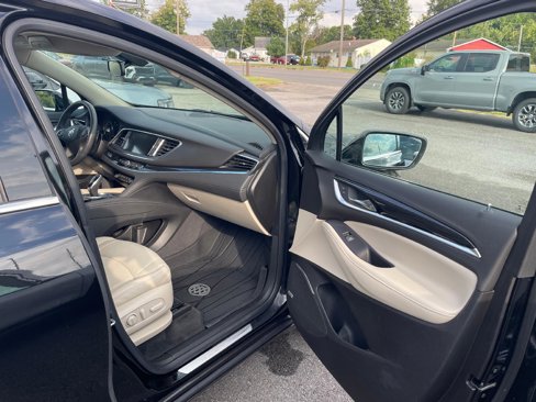 Used 2020 Buick Enclave Essence w/ Sound and Sites Package image 10