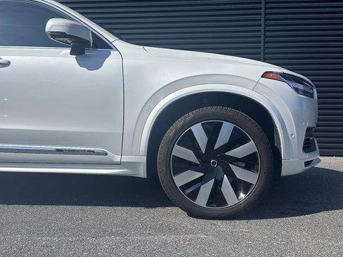 Used 2024 Volvo XC90 T8 Plus w/ Protection Package Premier image 9