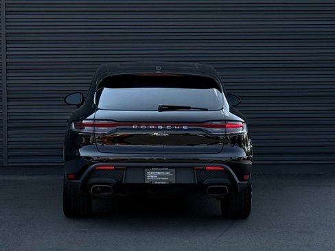 Certified 2025 Porsche Macan image 6