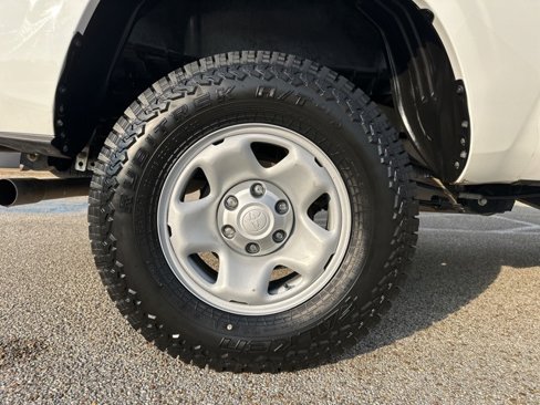 Used 2022 Toyota Tacoma SR image 40