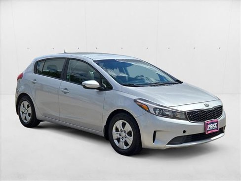 Used 2017 Kia Forte LX image 3