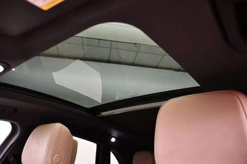 Certified 2023 Porsche Macan image 20