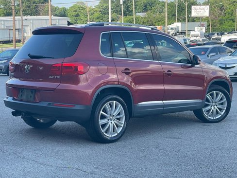 Used 2012 Volkswagen Tiguan SE image 2