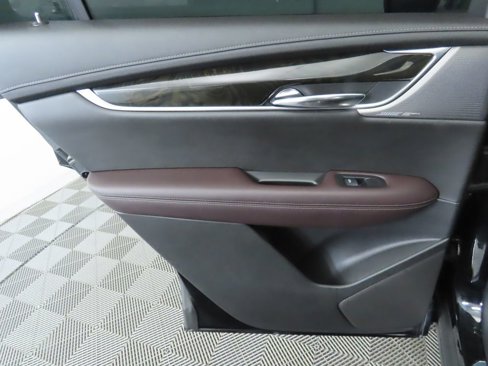 Used 2020 Cadillac XT6 Premium Luxury image 28