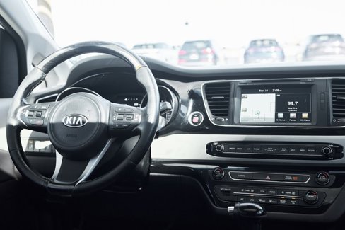 Used 2016 Kia Sedona SX Limited image 32