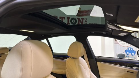 Used 2019 BMW 530e w/ Convenience Package image 22