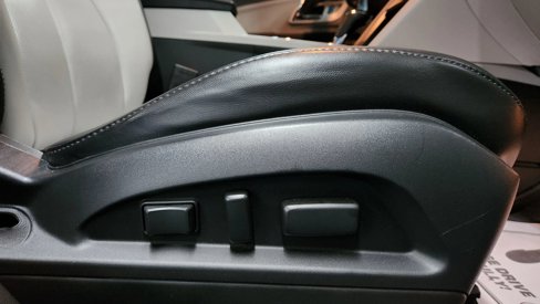 Used 2016 Chevrolet Equinox LTZ w/ Enhanced Convenience Package image 15