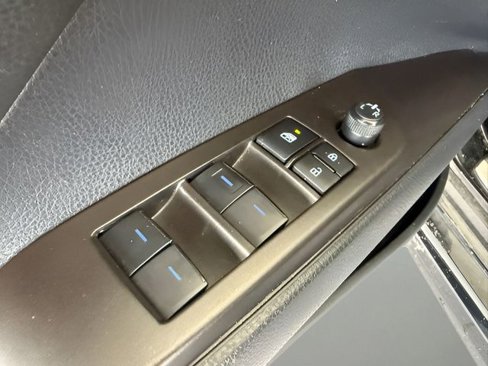 Used 2022 Toyota Camry SE image 15