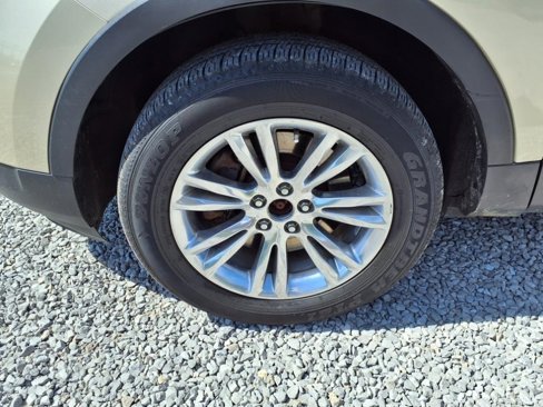 Used 2017 Ford Explorer XLT image 35