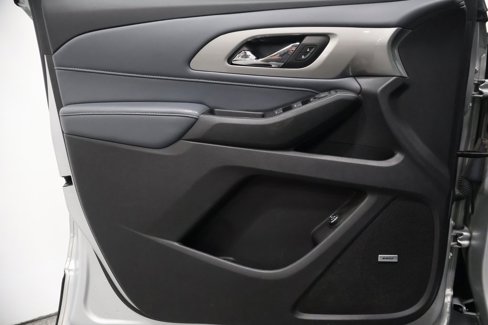 Used 2018 Chevrolet Traverse LT image 12