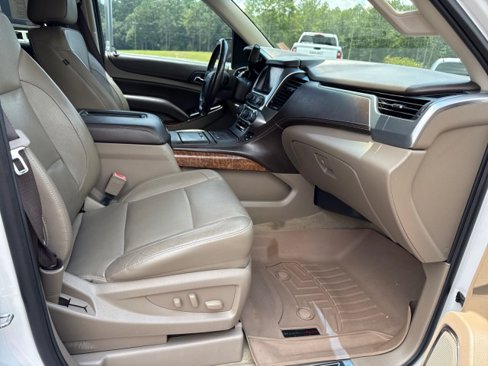 Used 2017 Chevrolet Suburban Premier image 9