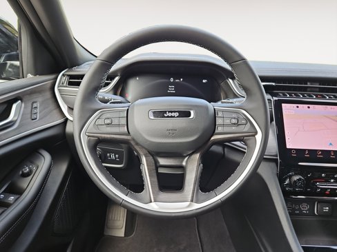 New 2025 Jeep Grand Cherokee Limited w/ Luxury Tech Group II image 12