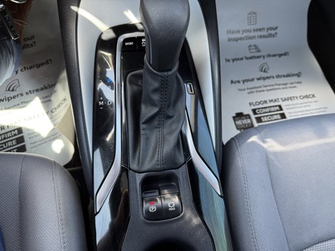 Used 2021 Toyota Corolla SE image 30
