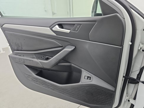 Used 2020 Volkswagen Jetta SE image 24