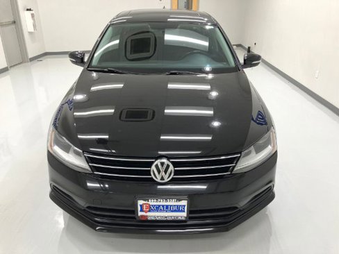 Used 2017 Volkswagen Jetta SE image 12