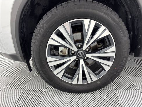 Used 2023 Nissan Rogue SV image 11