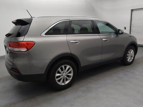 Used 2017 Kia Sorento LX image 10