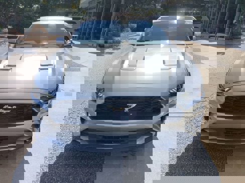 Used 2020 Ford Mustang Premium image 3