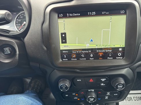 Used 2022 Jeep Renegade Latitude w/ Convenience Group image 26