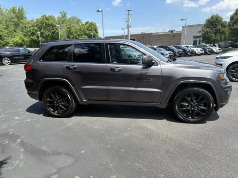 Used 2021 Jeep Grand Cherokee Laredo X image 6
