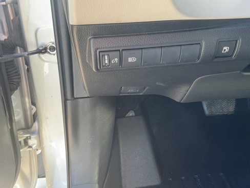 Used 2021 Toyota Corolla LE image 11