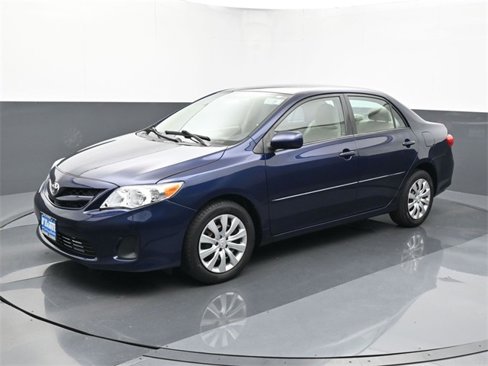 Used 2012 Toyota Corolla LE image 1