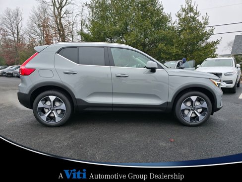Used 2025 Volvo XC40 B5 Core w/ Protection Package Premier image 9