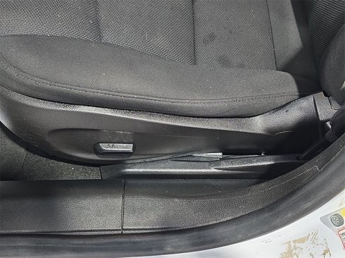 Used 2016 Chevrolet Cruze LT image 12
