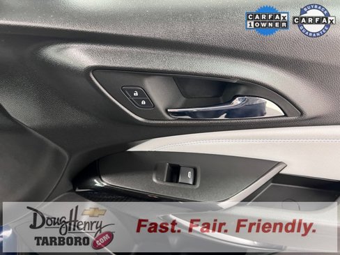 Used 2024 Chevrolet Trax LT w/ Sunroof Package image 38