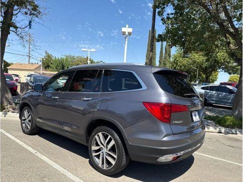 Used 2017 Honda Pilot Touring image 4