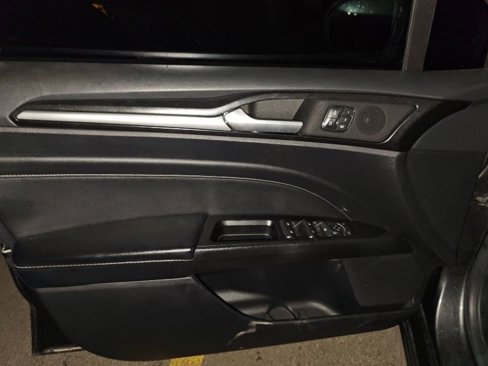 Used 2019 Ford Fusion Titanium image 15