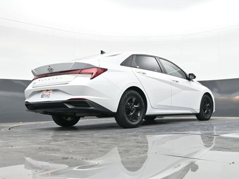 Used 2022 Hyundai Elantra SE image 48