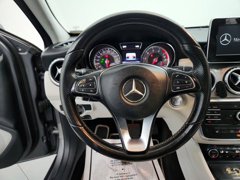 Used 2016 Mercedes-Benz GLA 250 image 17