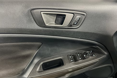 Used 2021 Ford EcoSport SE image 42