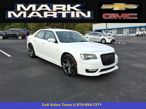 Used 2021 Chrysler 300 Touring L image 1