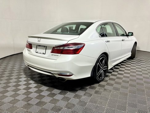 Used 2016 Honda Accord Sport image 14