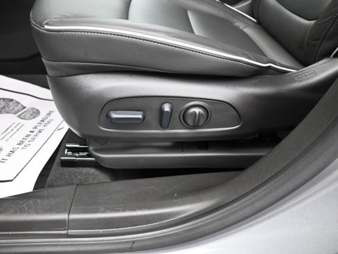 Used 2024 Buick Encore GX Avenir w/ Avenir Technology Package image 9