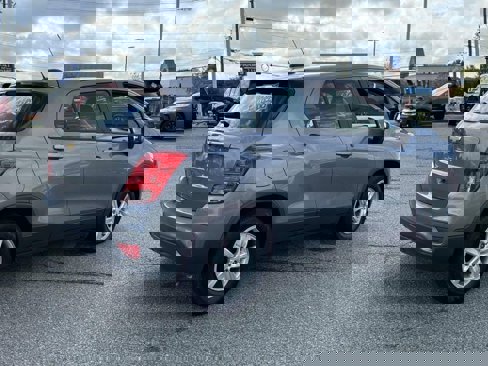 Used 2020 Chevrolet Trax LS image 5