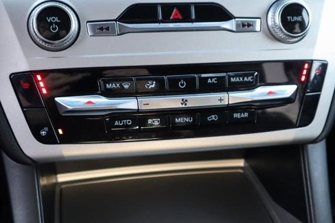 Used 2022 Ford Explorer XLT w/ Equipment Group 202A image 25