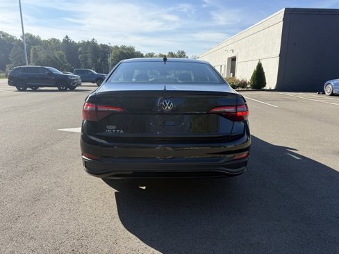 Used 2024 Volkswagen Jetta Sport image 7