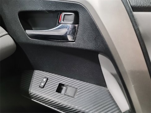 Used 2015 Toyota RAV4 Limited image 19
