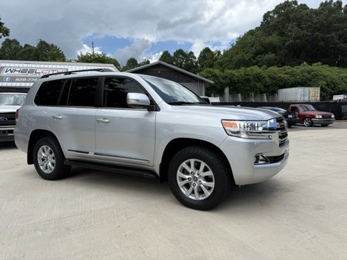 Used 2017 Toyota Land Cruiser image 2