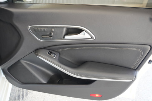 Used 2014 Mercedes-Benz CLA 250 image 36