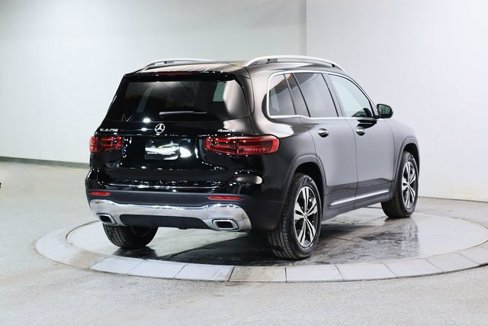 Used 2025 Mercedes-Benz GLB 250 4MATIC image 13